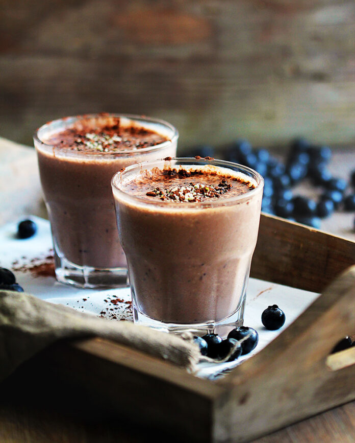Super Healthy Chocolate Smoothie Wellnessed