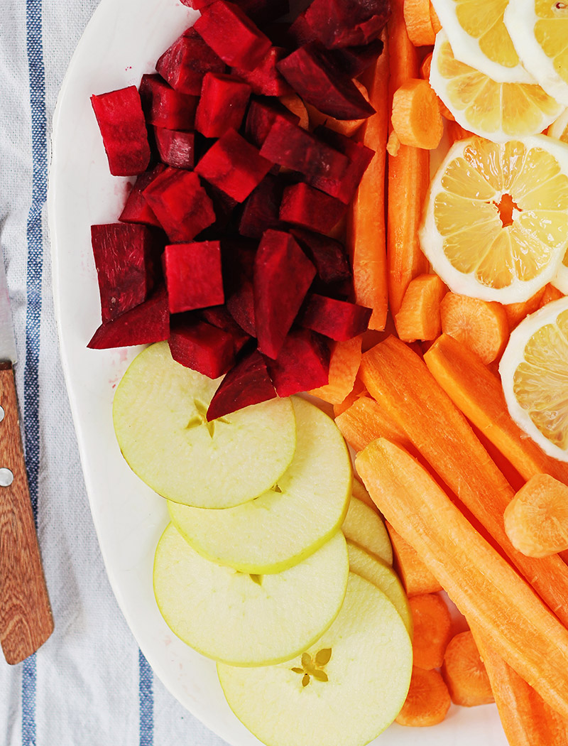 Beet juice ingredients: beet, carrots, apple, ginger, lemon